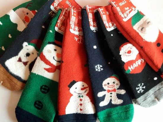 Top 10 π Merkloos Kerstsokken - π Christmas Kousen - 1 Paar Willekeurig Dessin - Maat 35-38 β¨ 3 Top 10 π Merkloos Kerstsokken - π Christmas Kousen - 1 Paar Willekeurig Dessin - Maat 35-38 β¨