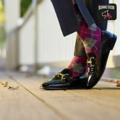 Uitgang 🔥 Bonnie Doon Dames Sokken Set Donker Paars Maat 36/42 - 2 Paar - Effen En Geruit - Gladde Naden - Brede Boord - Uitstekend Draagcomfort - Perfecte Pasvorm - 2-pack - Multipack - Effen - Argyle - Paars/Roze - Crushed Violets - OL211122.2 ⭐ -Beenmode Winkel 550x550 117