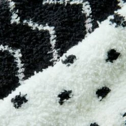 Nieuw 🧨 Lage Bedsokken Dames | Zwart|Wit | One Size | Winter Sokken | Bedsokken Dames Maat 39 42 | Fluffy Sokken | Warme Sokken | Bedsokken | Fleece Sokken Slaapsokken | Warme Sokken Dames | Apollo ⌛ -Beenmode Winkel 550x550 43