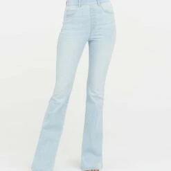 Beste deal ✔️ Spanx Denim Flare 👖 Jeans | Light Vintage Wash 🌟 -Beenmode Winkel 550x635