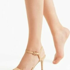 Uitgang ✨ FALKE Natural Glow Onzichtbaar Zacht Elegant Fijn Comfortabel Zonder Motief Dun Effen Met Glans Ultra Sheer 6 Denier Beige Dames Panty - Maat L 🛒 -Beenmode Winkel 550x665 1